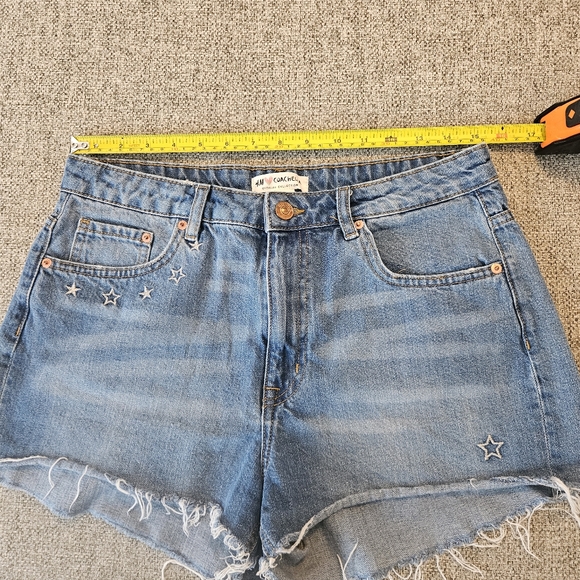 H&M CoChella Collection High Rise  Cutoff Star Shorts Sz 12 Medium Wash - Picture 5 of 10